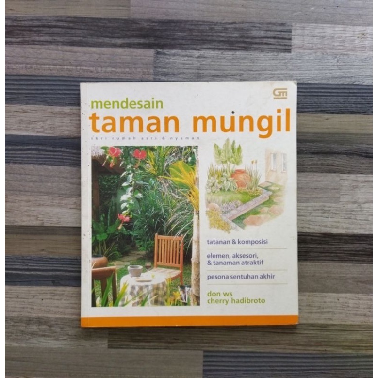 mendesain taman mungil